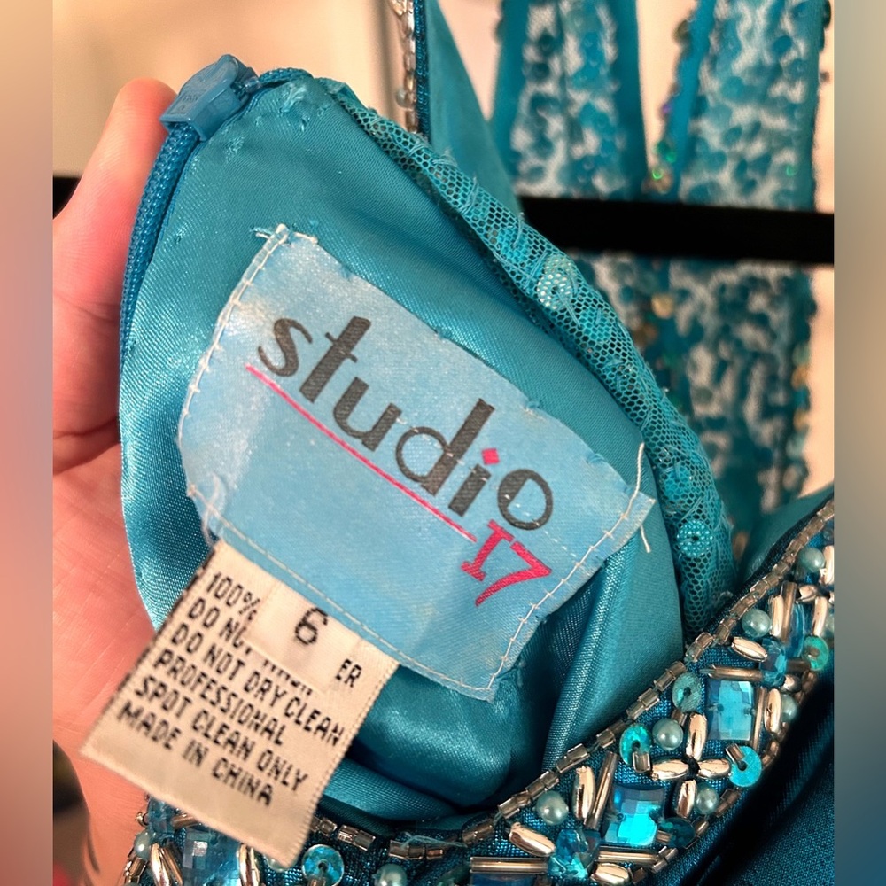 Studio 17 Embellished Metallic Prom Gown Size 6 - Picture 2 of 5